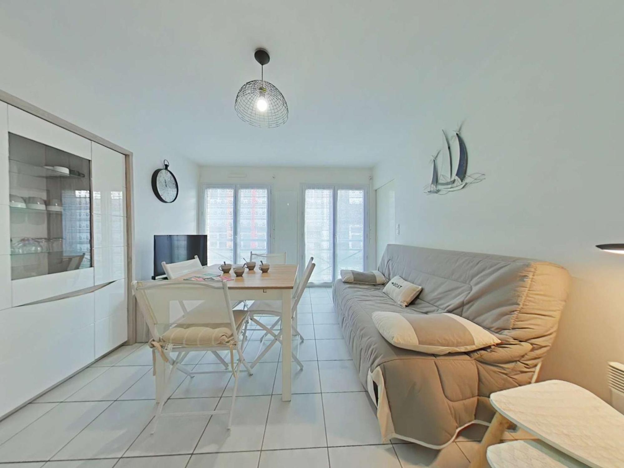 2 Pieces Avec Parking Prive, Proche Et Commerces, - Fr-1-224-783 Appartement Saint Gilles Croix de vie